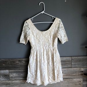 Francesca’s white lace dress